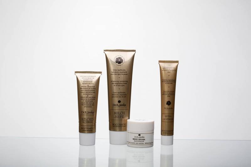 traitement efficace contre les boutons, les cernes brunâtres et pigmentaires, améliore le grain de peau, libère le sébum enfermé