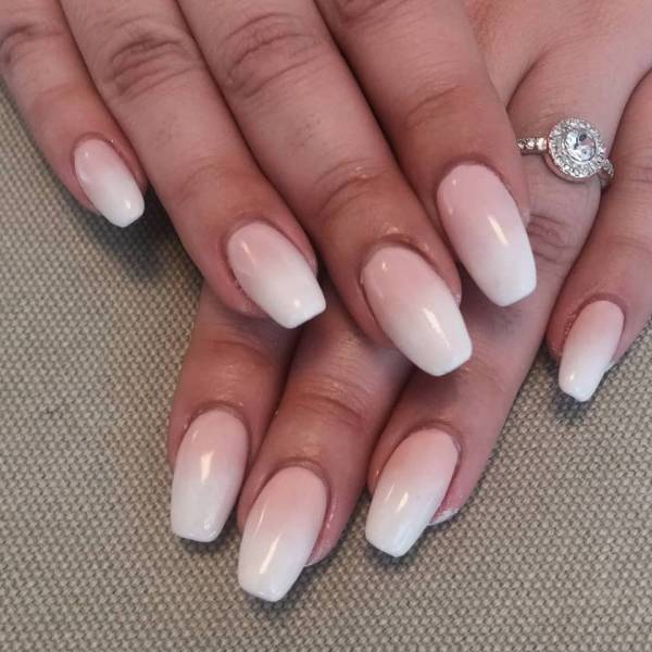 Pose de gel aux chablons institut de beauté  sur Martigues INDISPONIBLE POUR LE MOMENT