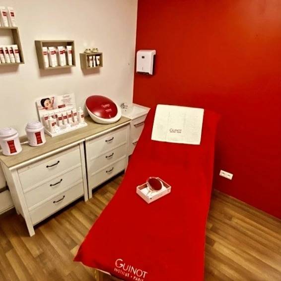 Consultation, soin du visage anti-âge, peau grasse, peau sèche, soin du visage hydratant, cure visage et corps personnalisée