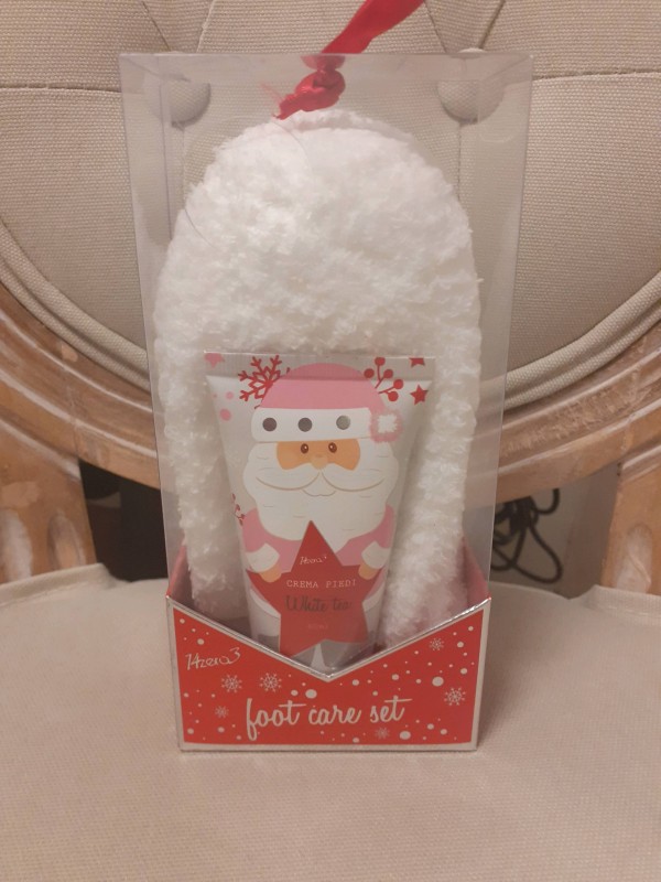 coffret cadeau pour des pieds doux, chaussettes de noel, institut de beauté martigues, idées kdo et pas chere